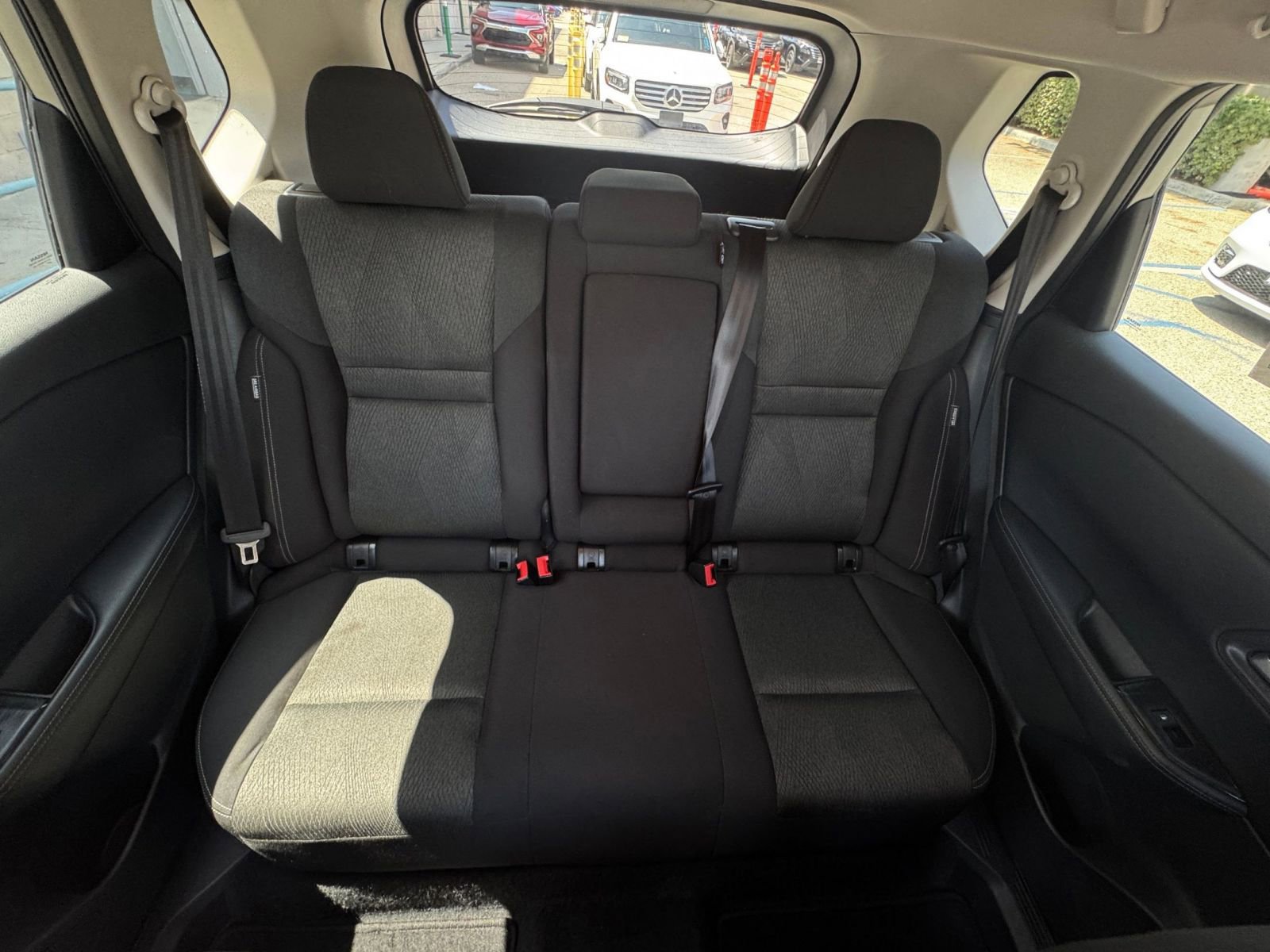Used 2025 Nissan Rogue SV FWD image 40