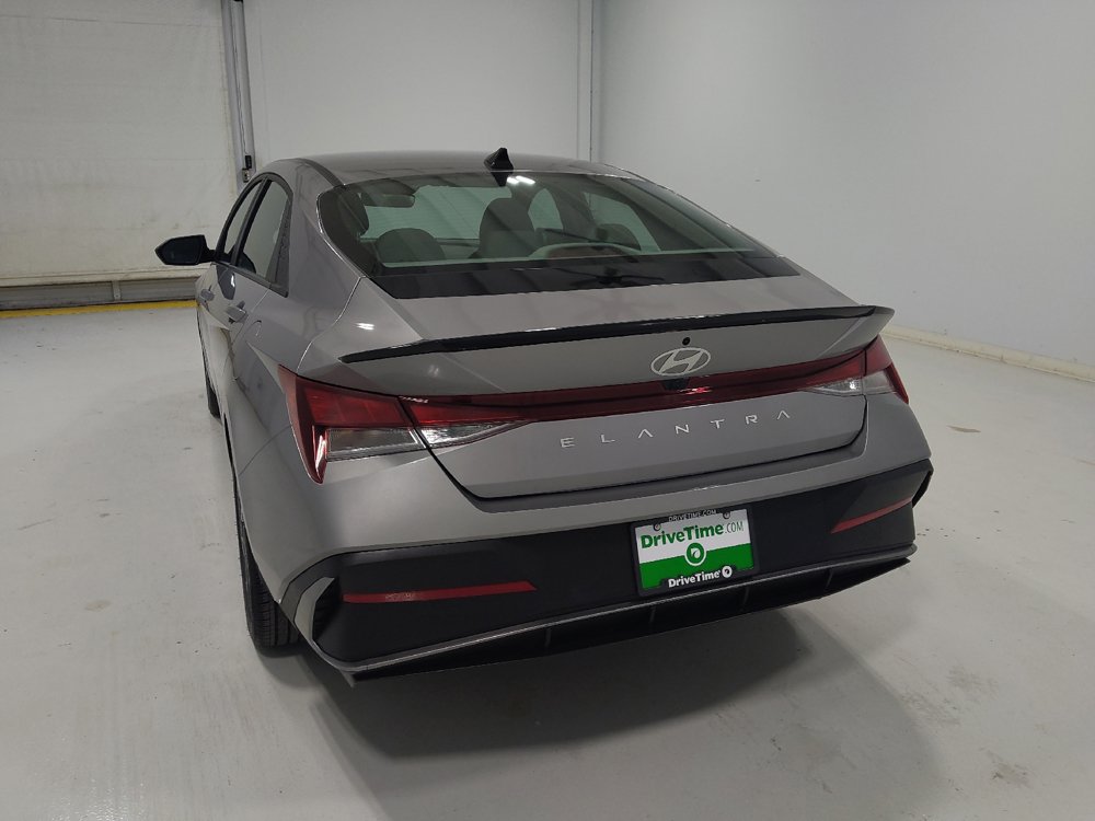 Used 2025 Hyundai Elantra Sport FWD image 6