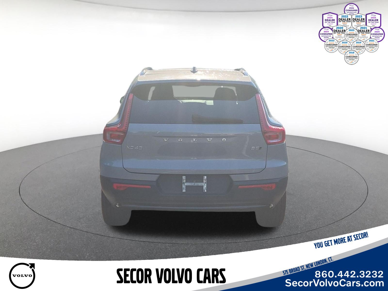 Used 2024 Volvo XC40 B5 Plus AWD/4WD image 8