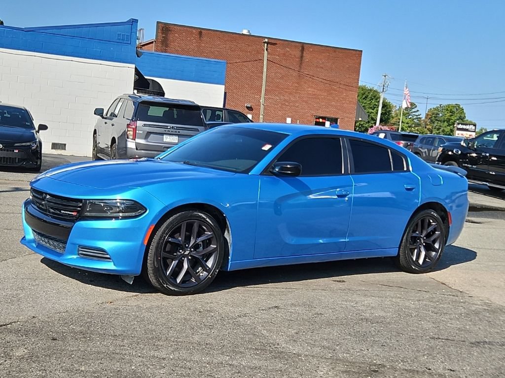 Used 2023 Dodge Charger SXT w/ Blacktop Package RWD image 3