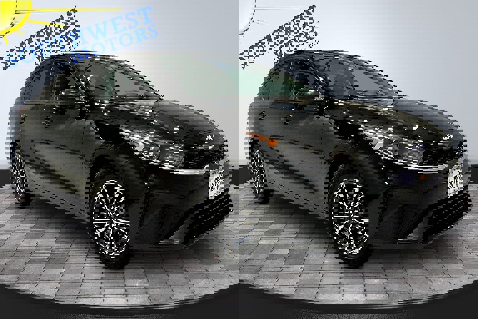 Used 2022 Kia Forte LXS image 3