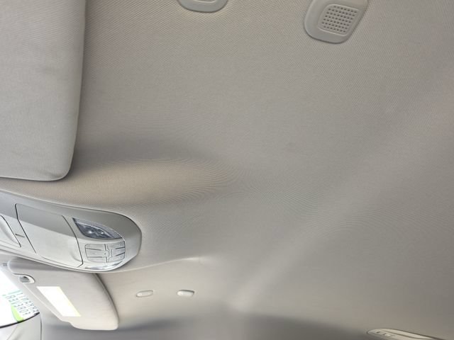 Used 2022 Chrysler Voyager LX FWD image 30