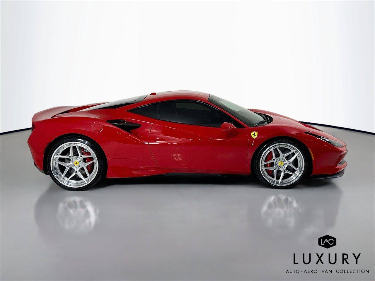Used 2021 Ferrari F8 Tributo RWD image 4