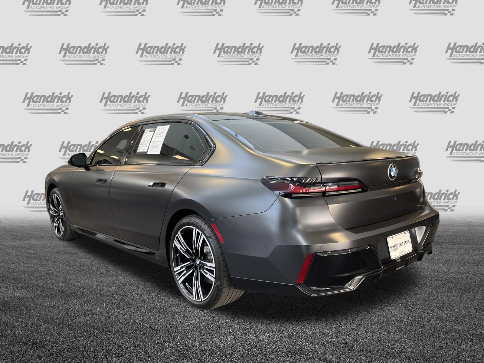 Used 2023 BMW 740i RWD image 8