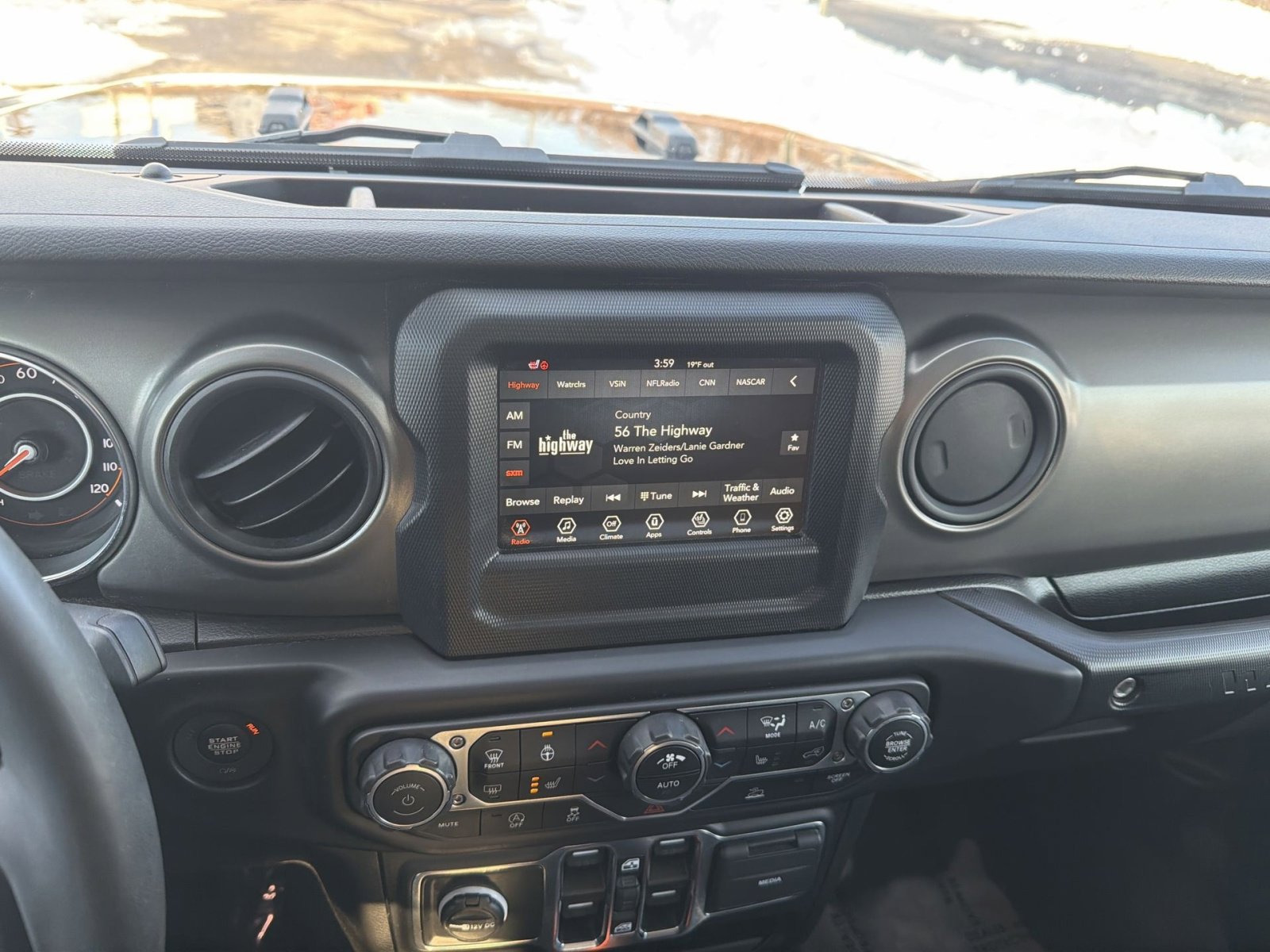Used 2023 Jeep Wrangler Unlimited Sport image 18
