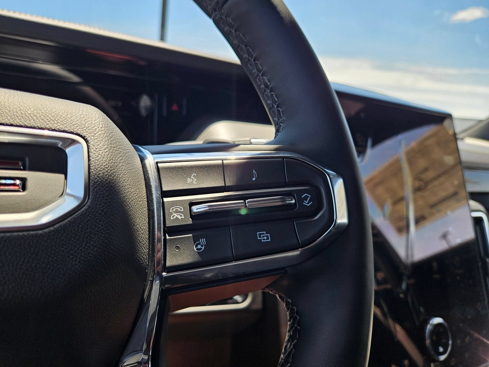 New 2026 GMC Yukon Elevation w/ Elevation Premium Package AWD/4WD image 13