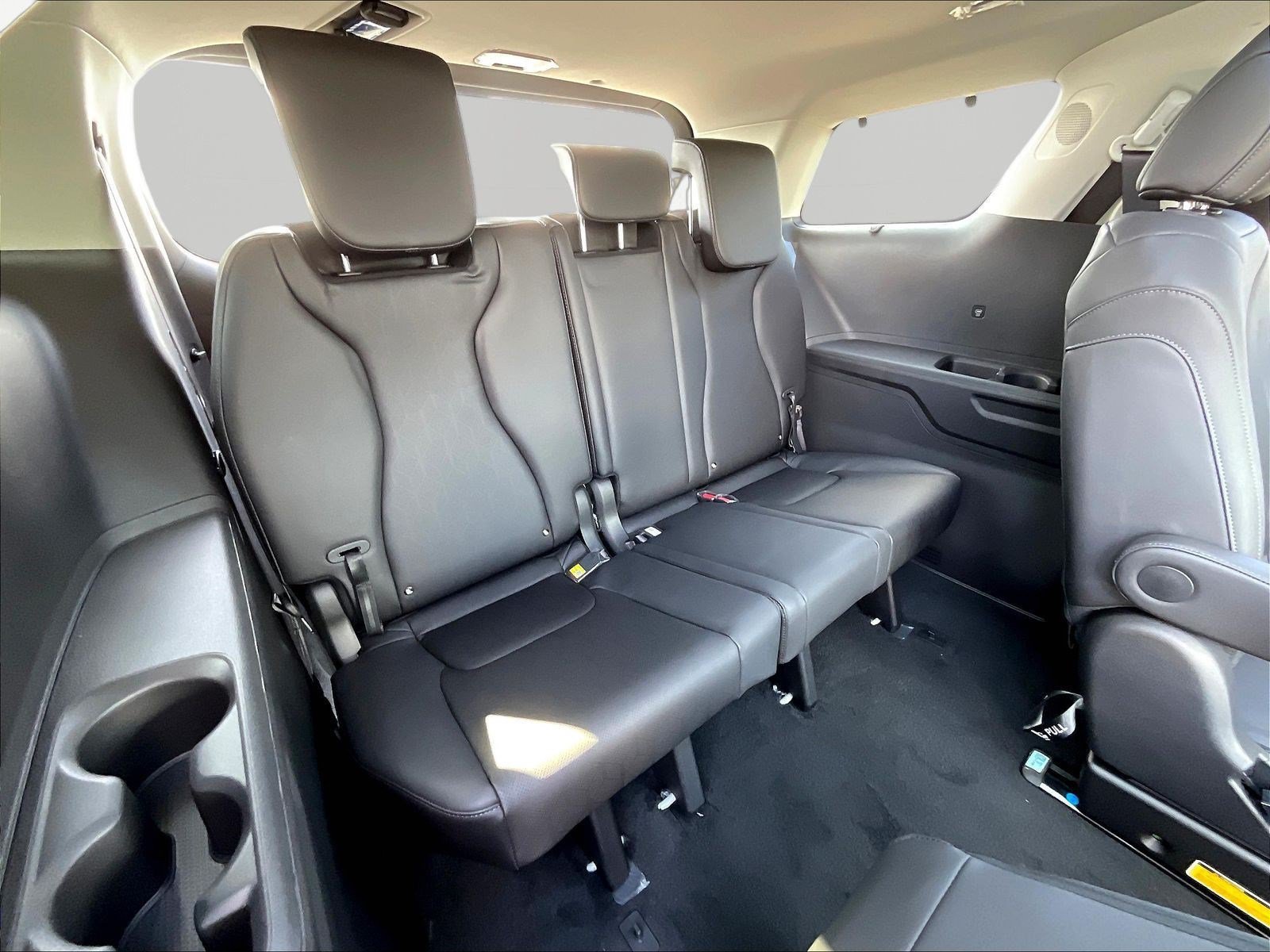 New 2027 Kia Carnival SX w/ Dark Edition Package FWD image 21