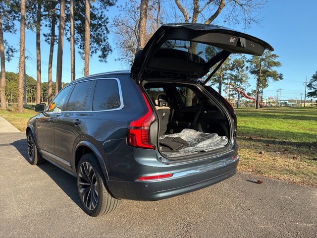 New 2025 Volvo XC90 B6 Plus w/ Protection Package Premier image 18
