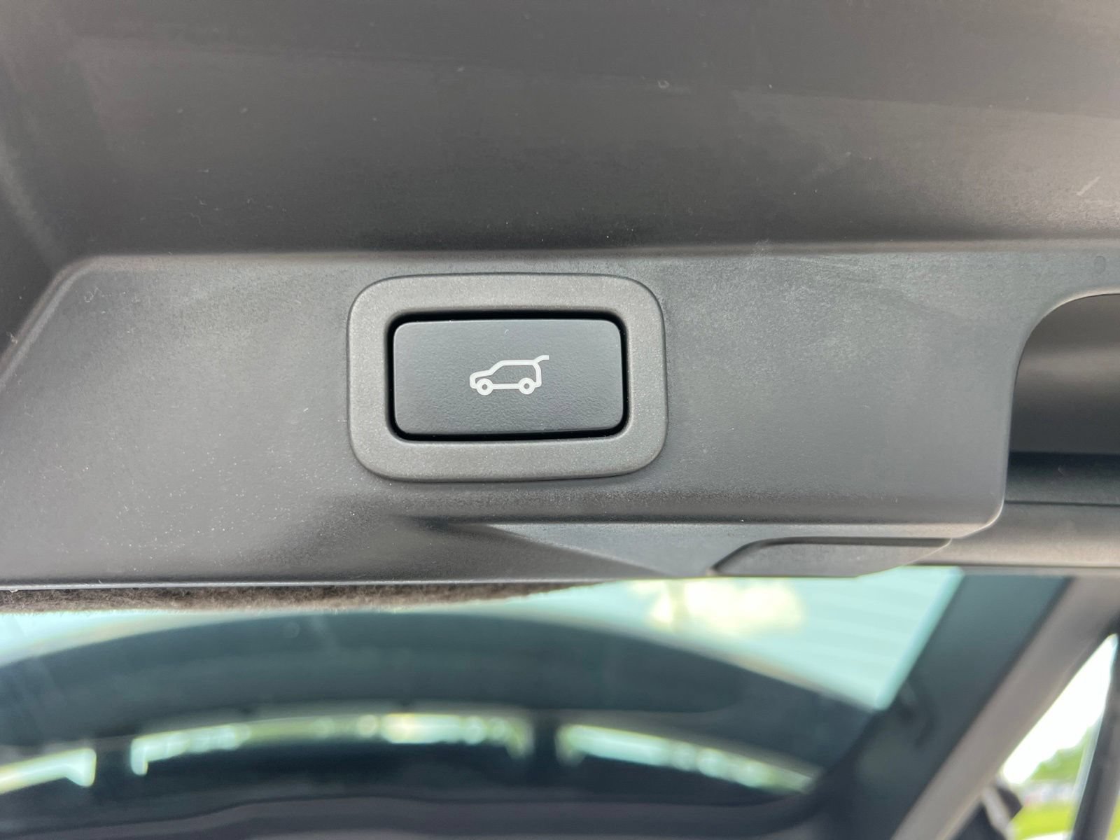 Used 2018 Land Rover Range Rover Sport HSE AWD/4WD image 37