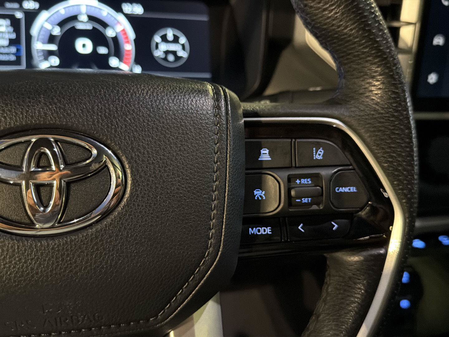 Used 2023 Toyota Tundra Platinum AWD/4WD image 24