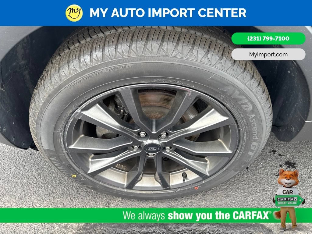 Used 2017 Ford Explorer XLT w/ Equipment Group 202A AWD/4WD image 9