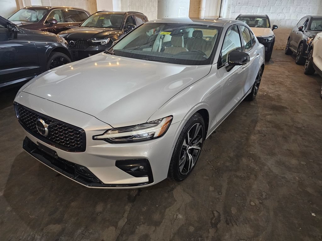 Certified 2025 Volvo S60 B5 Plus AWD/4WD image 1