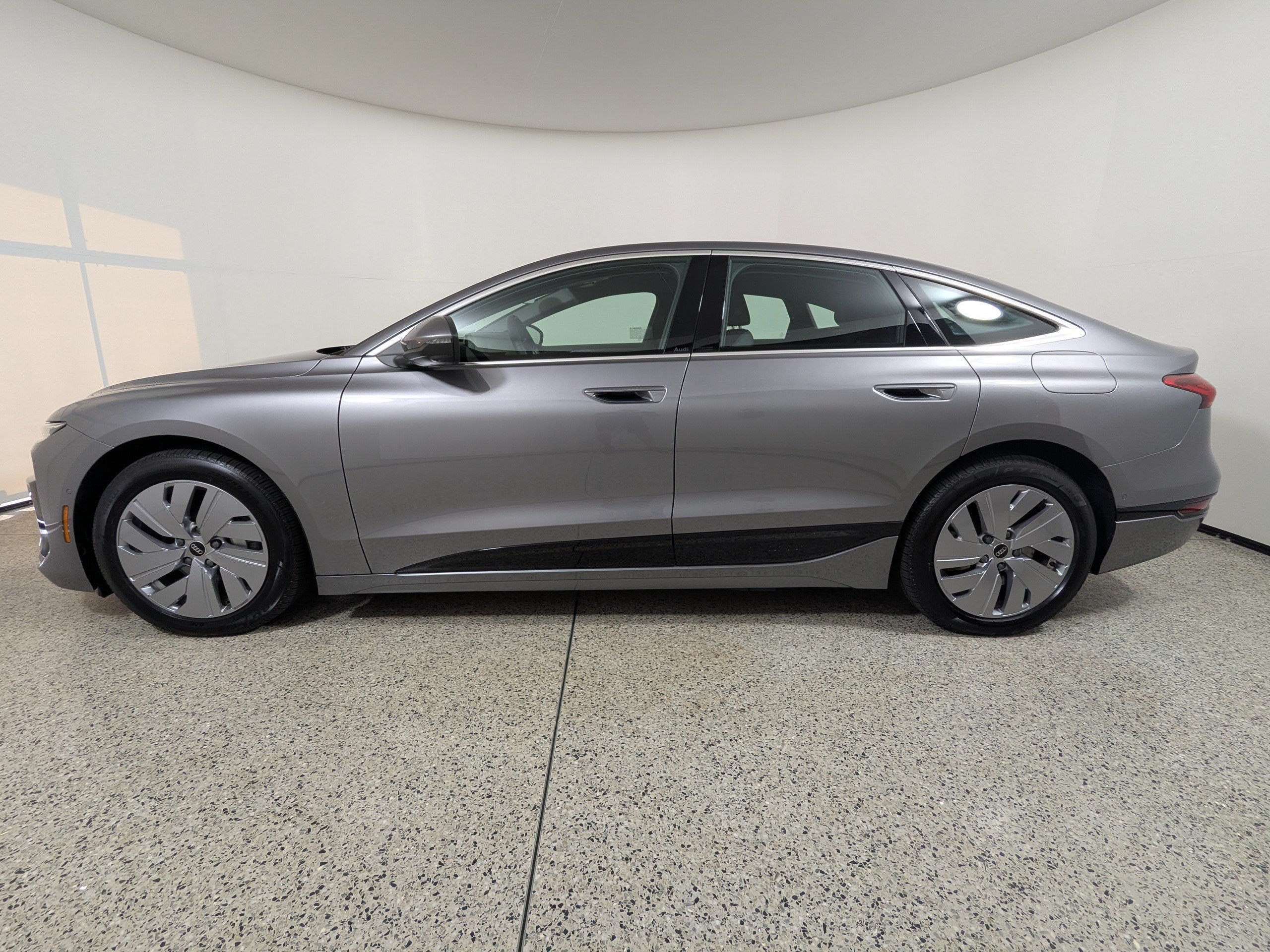 Certified 2025 Audi A6 e-tron Premium w/ Ultra Package AWD/4WD image 3