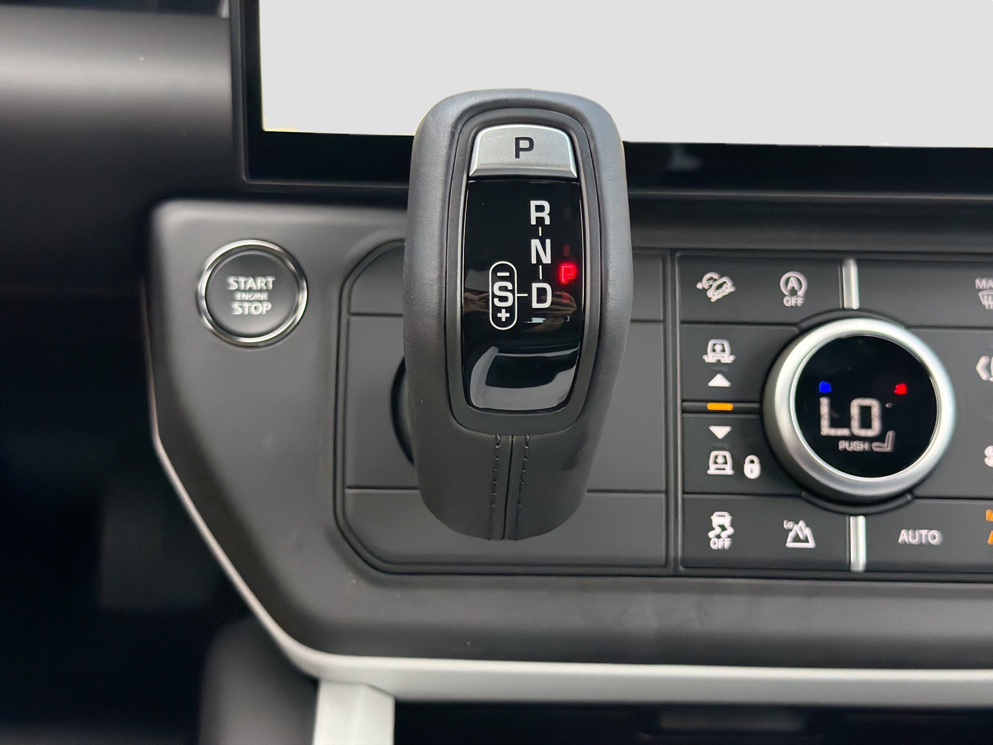 New 2026 Land Rover Defender 110 X-Dynamic SE AWD/4WD image 29