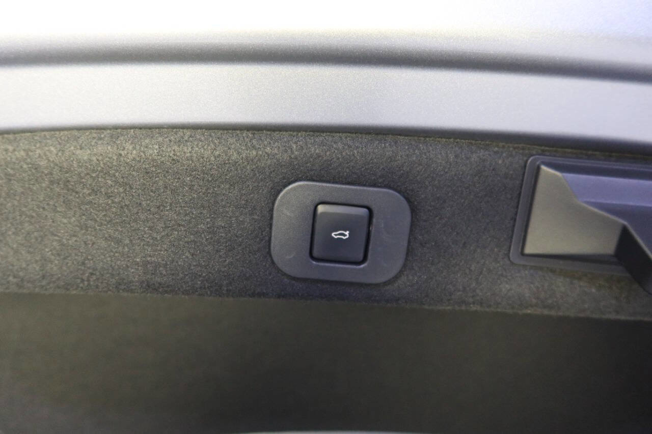 Used 2020 Lincoln Continental Reserve image 29