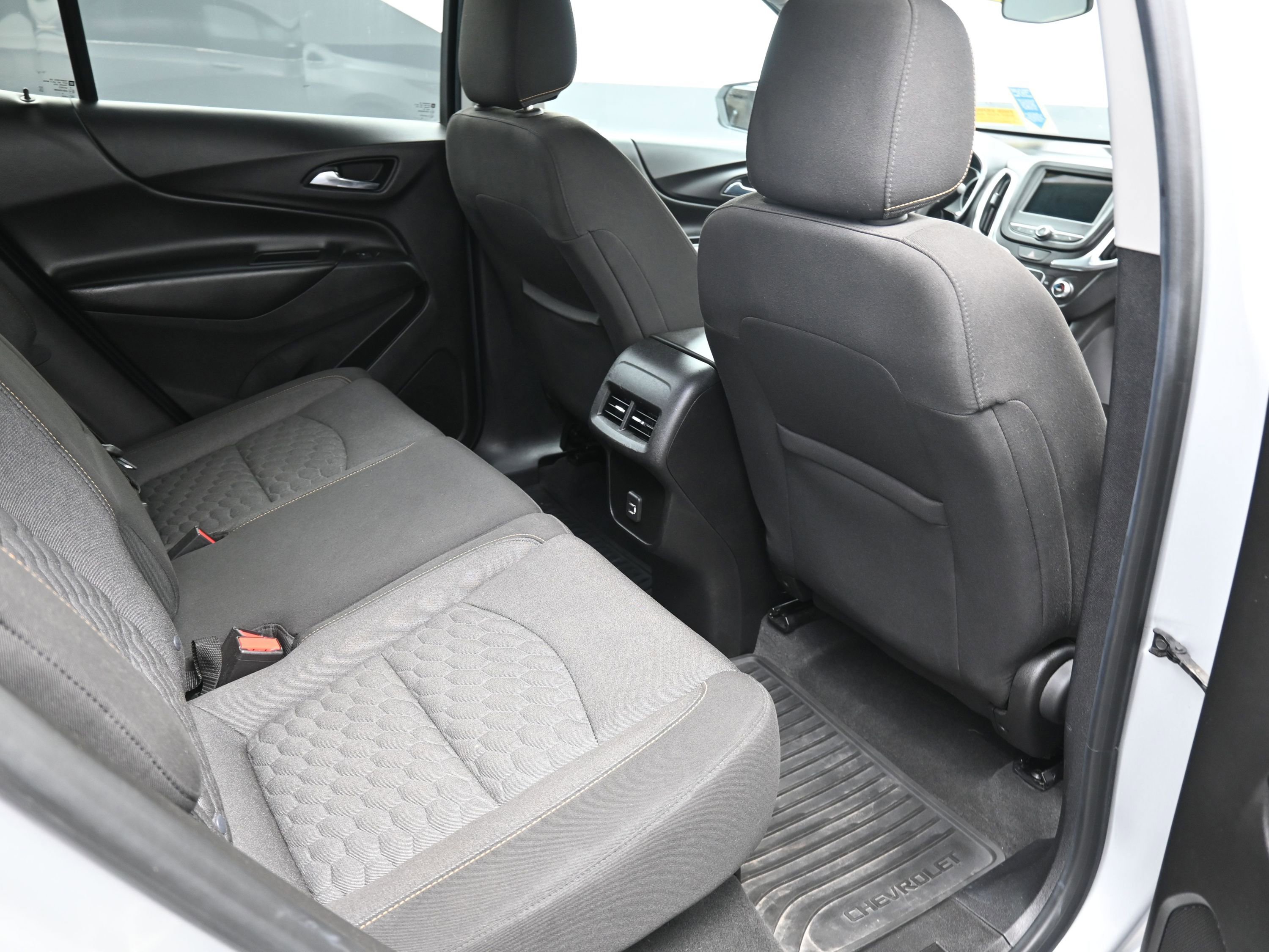 Used 2019 Chevrolet Equinox LT image 18