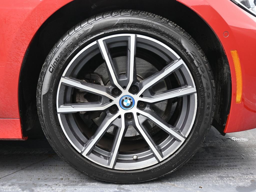 Used 2022 BMW 330e xDrive w/ Convenience Package AWD/4WD image 13