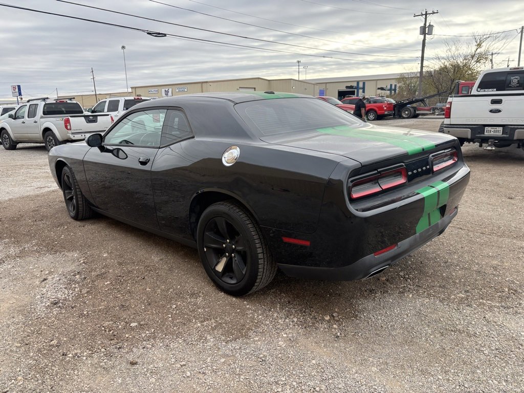 Used 2017 Dodge Challenger SXT image 5