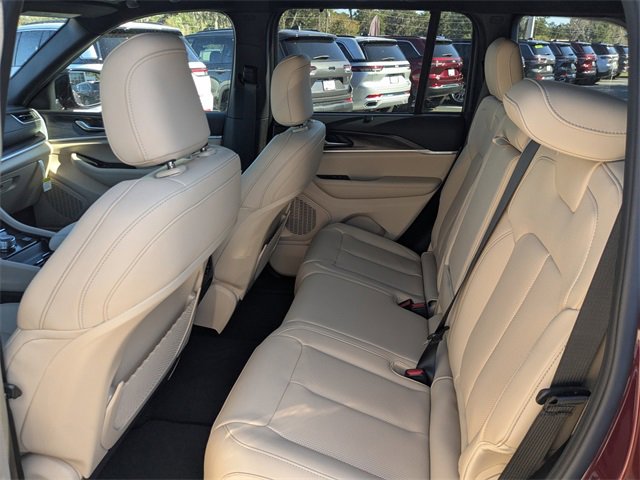 New 2025 Jeep Grand Cherokee Limited image 14