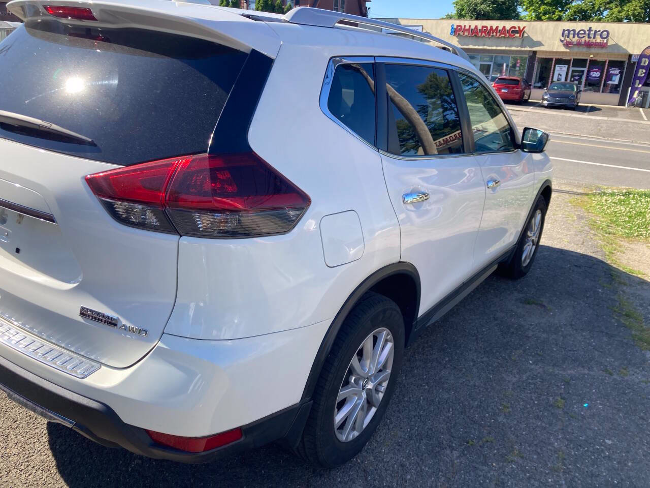 Used 2019 Nissan Rogue S w/ Special Edition Package AWD/4WD image 5