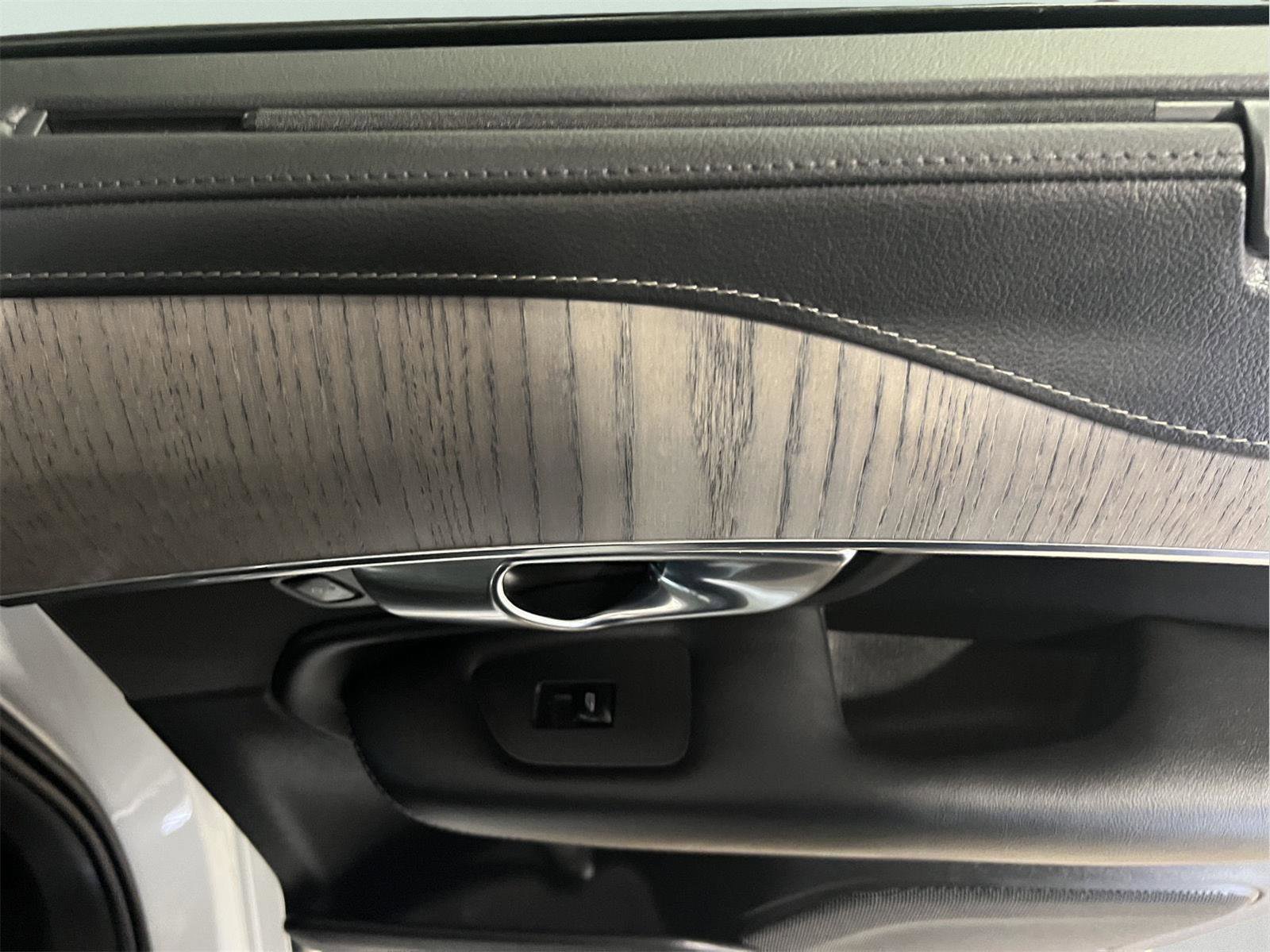 Used 2021 Volvo XC90 T6 Inscription image 16