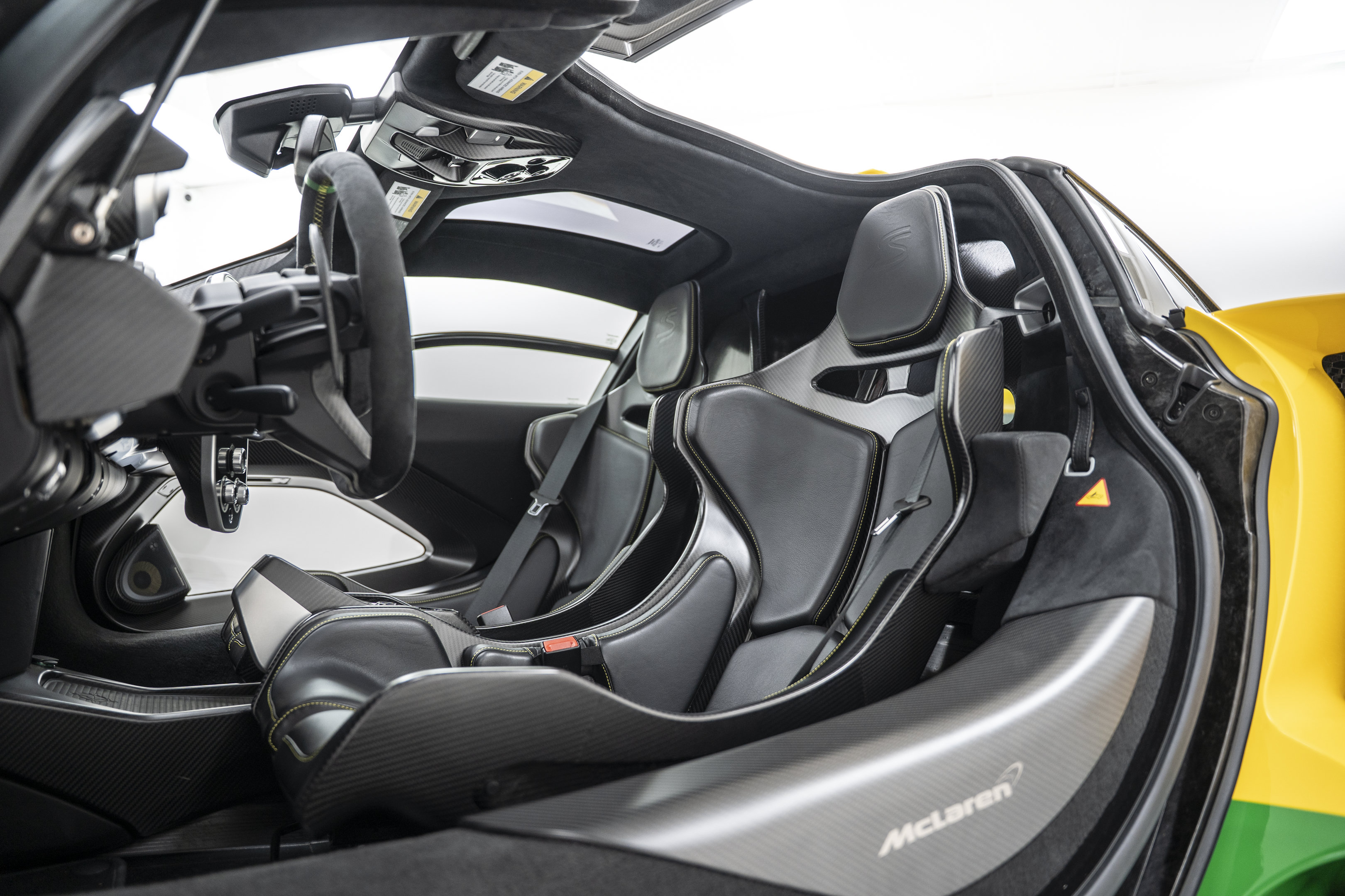 Used 2019 McLaren Senna RWD image 30