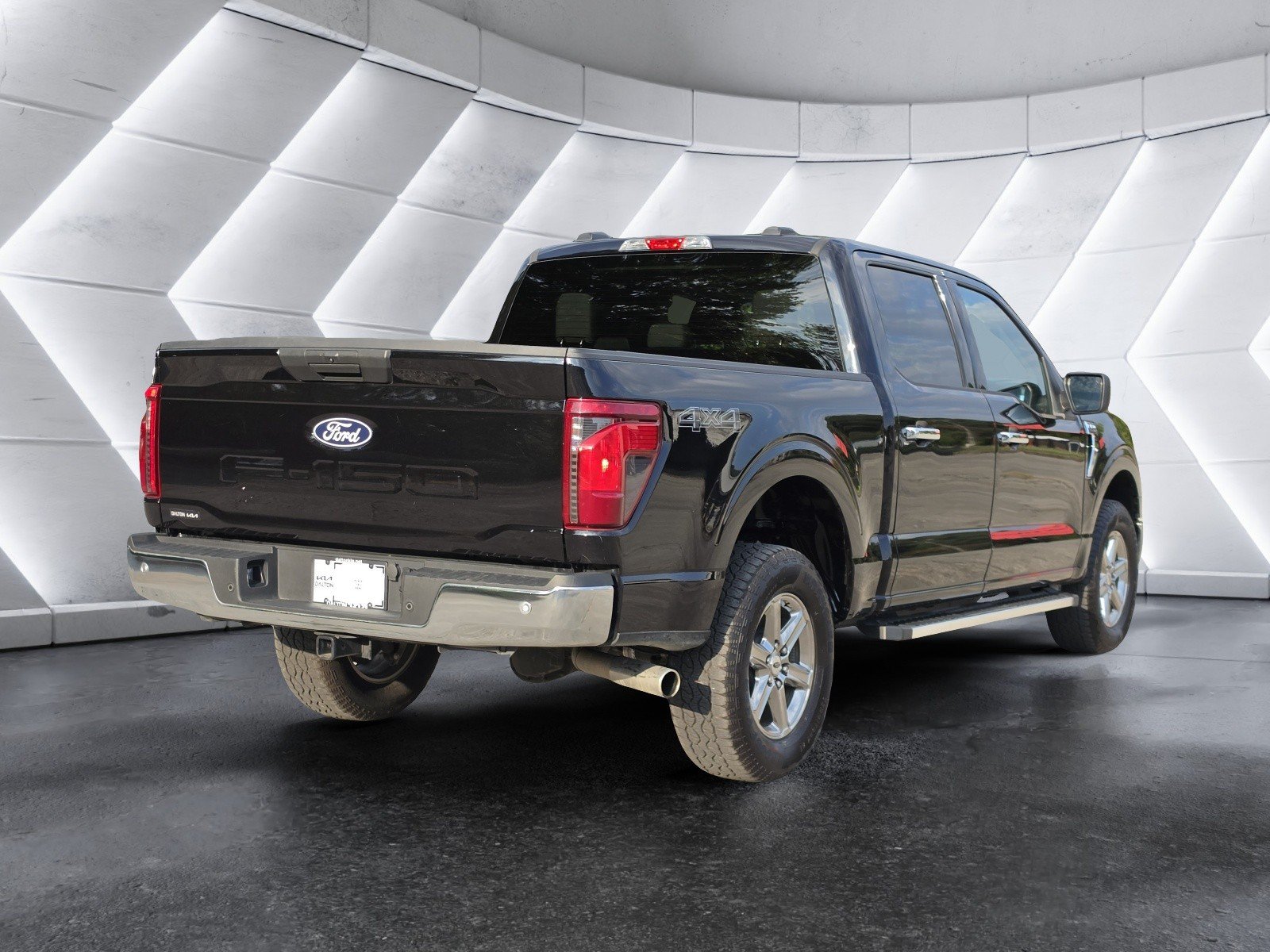 Used 2025 Ford F150 XLT w/ Equipment Group 301A Standard AWD/4WD image 3