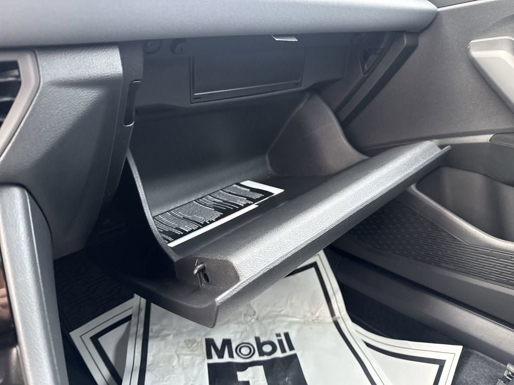New 2026 Volkswagen Jetta SE FWD image 40