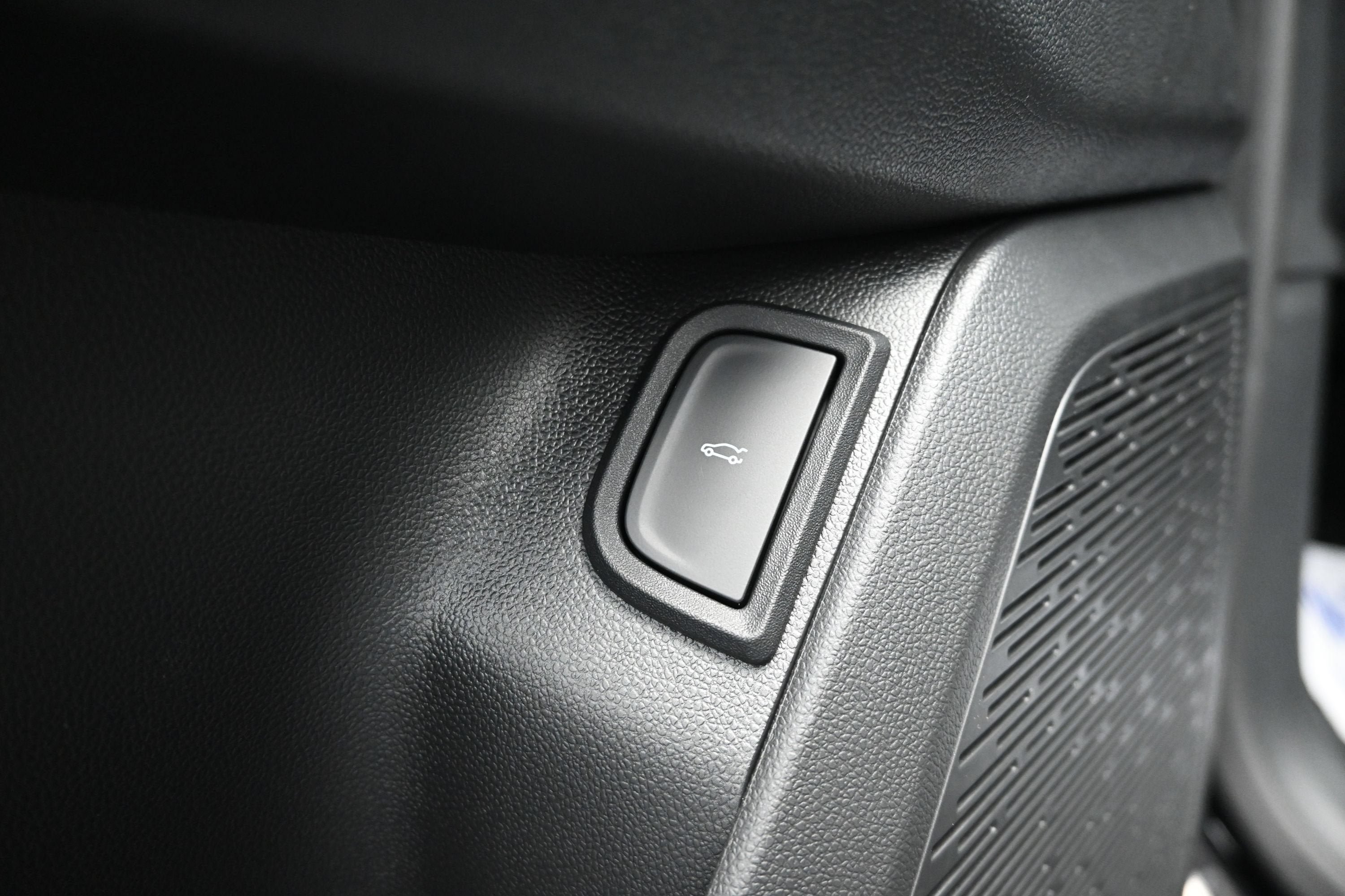 New 2027 Chevrolet Equinox LT w/ Convenience Package II FWD image 30