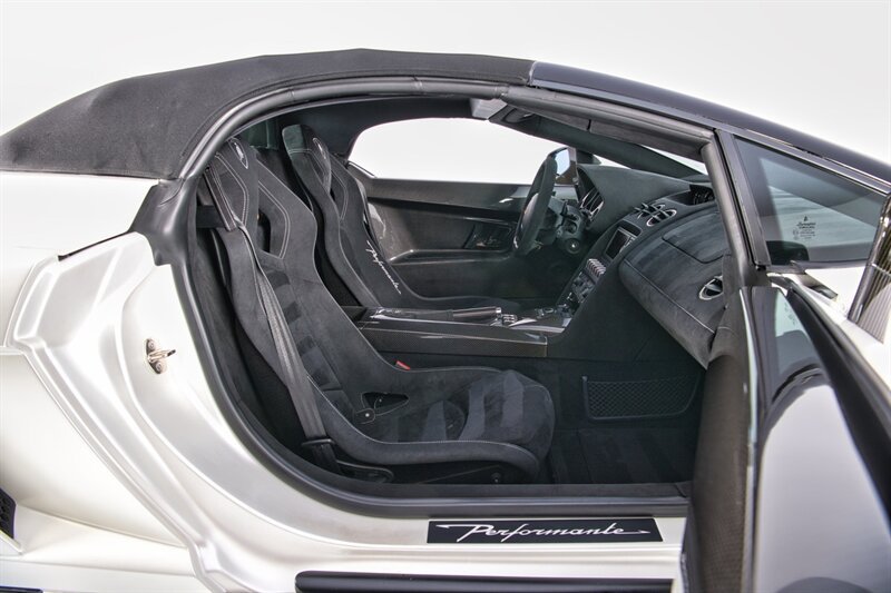 Used 2012 Lamborghini Gallardo LP 570-4 Performante AWD/4WD image 35
