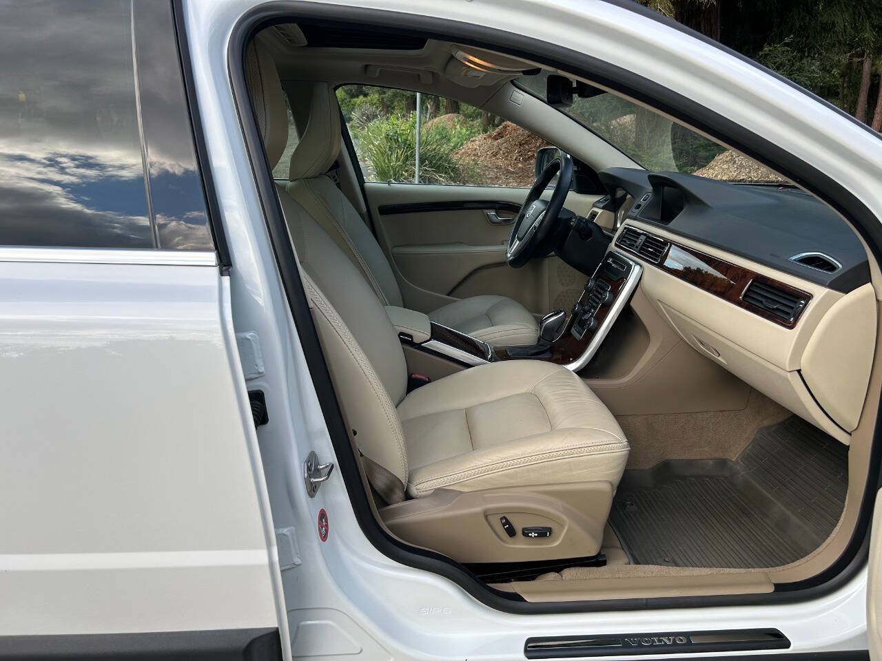 Used 2014 Volvo XC70 3.2 FWD image 35