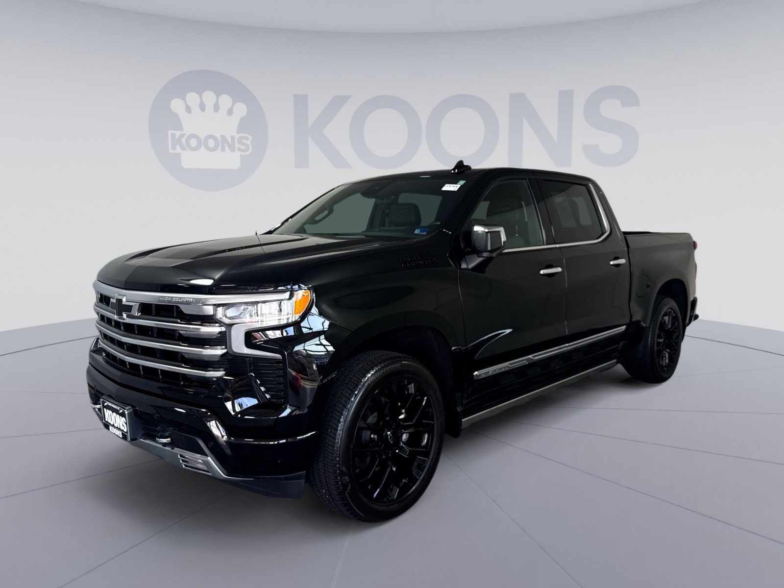 Used 2024 Chevrolet Silverado 1500 High Country AWD/4WD image 1