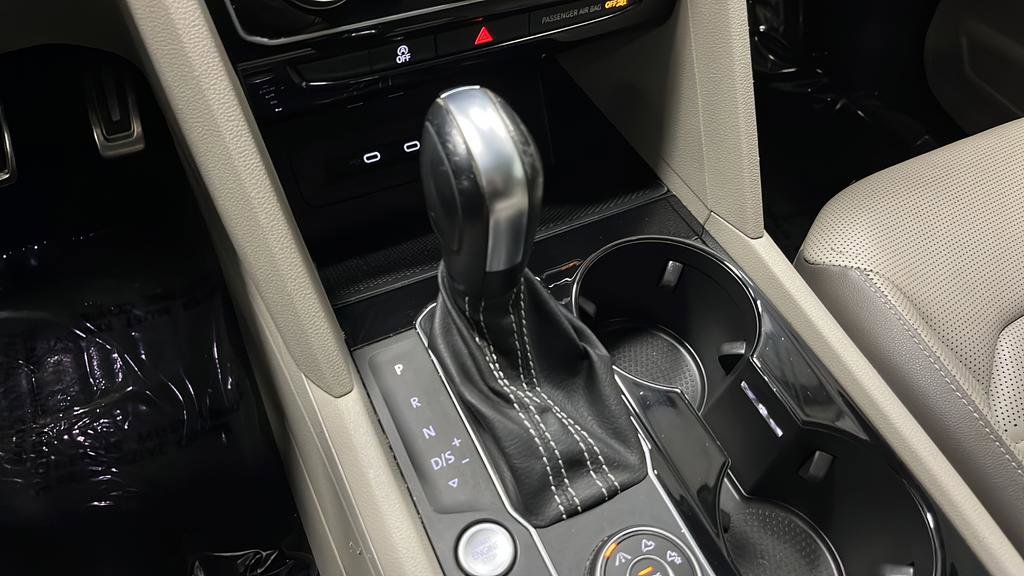 Used 2021 Volkswagen Atlas SEL Premium image 19