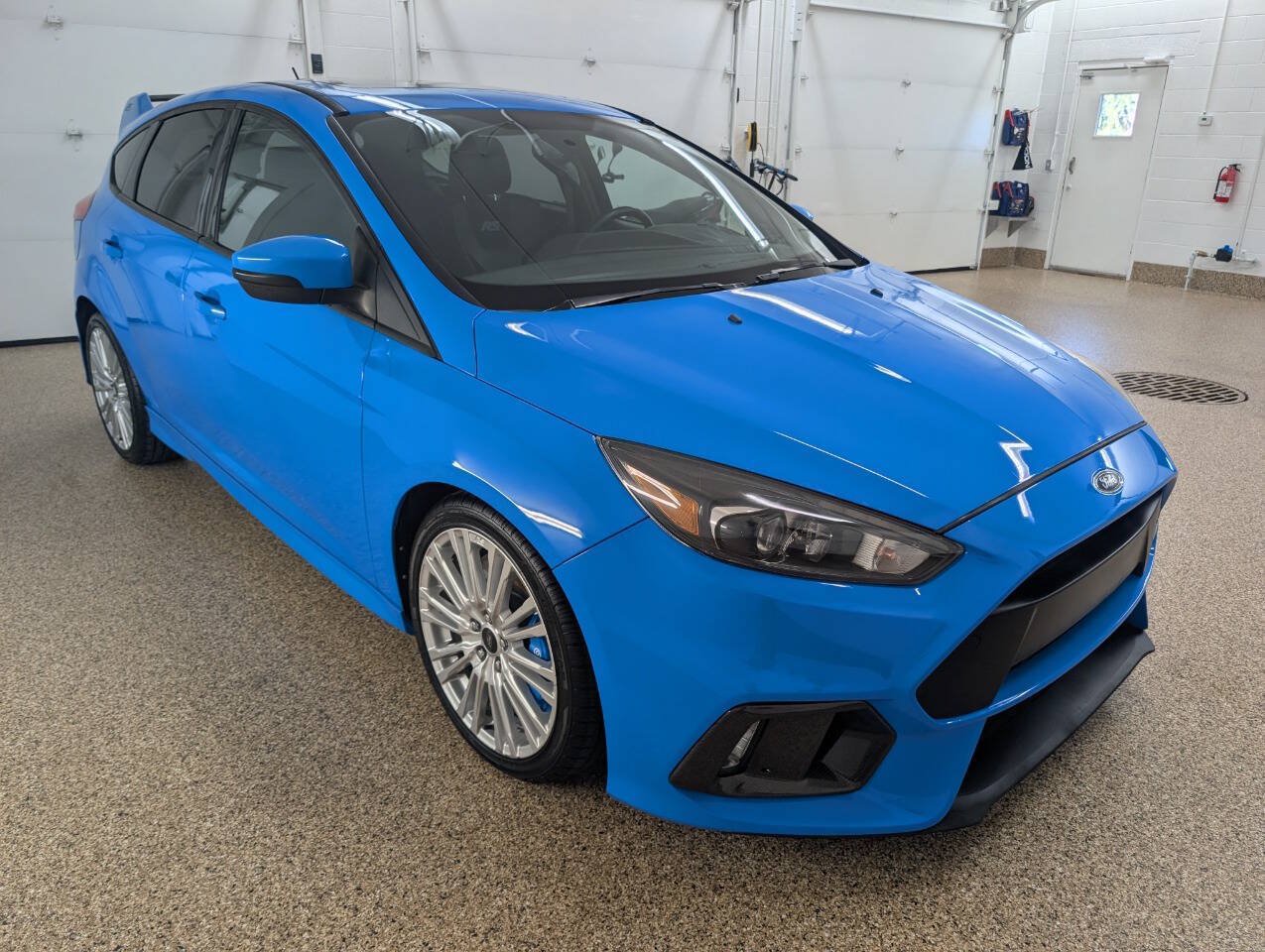 Used 2017 Ford Focus RS AWD/4WD image 5