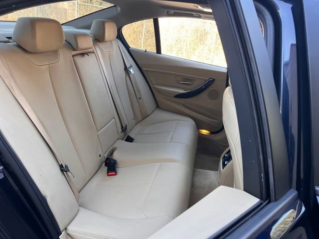 Used 2015 BMW 320i Sedan RWD image 28