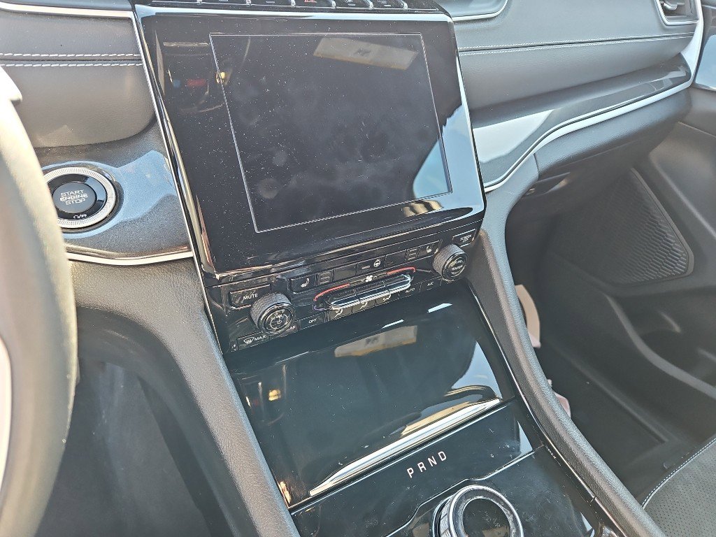 Used 2023 Jeep Grand Cherokee Altitude image 12