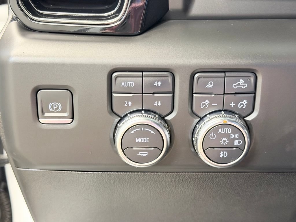Used 2024 GMC Sierra 2500 AT4 w/ AT4 Premium Plus Package AWD/4WD image 42