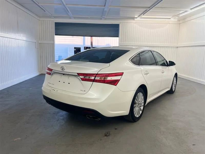 Used 2013 Toyota Avalon XLE image 5