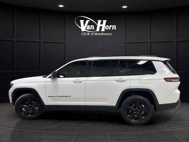 Used 2024 Jeep Grand Cherokee L Limited w/ Black Appearance Package image 4