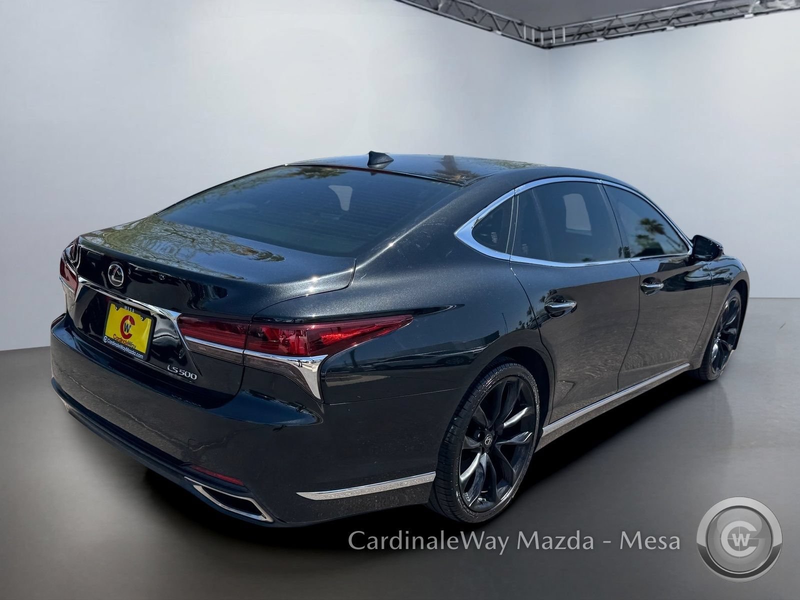 Used 2019 Lexus LS 500 w/ Accessory Package (Z1) RWD image 4