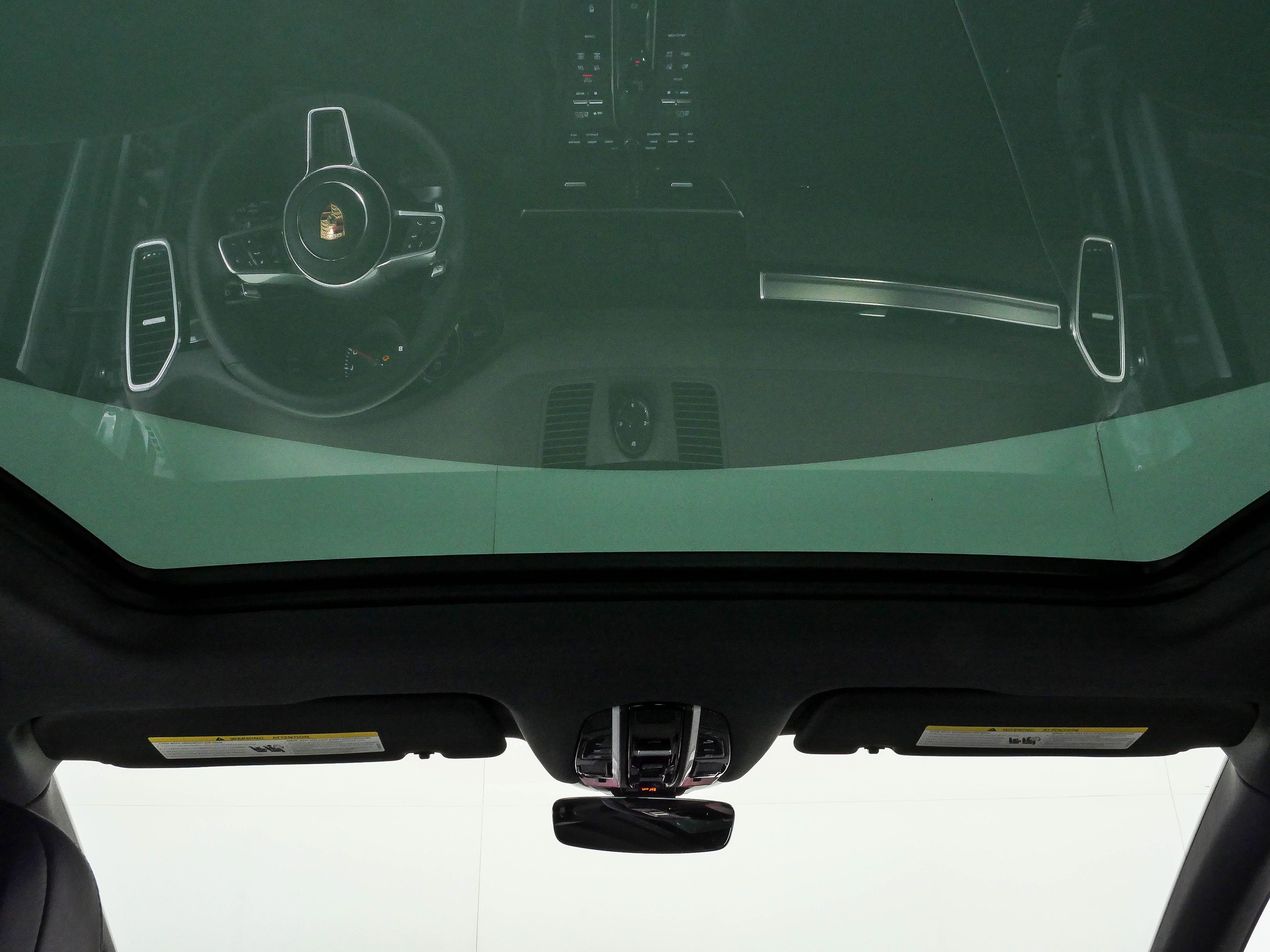 Certified 2023 Porsche Cayenne AWD/4WD image 20