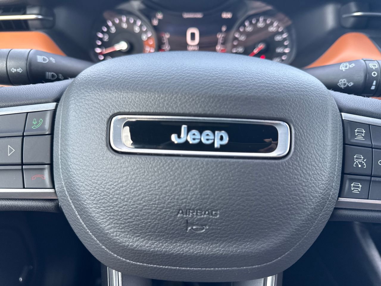 Used 2025 Jeep Compass Limited w/ Sun & Sound Group image 27