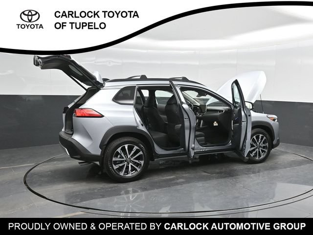 Used 2025 Toyota Corolla Cross XLE w/ Convenience Package AWD/4WD image 50