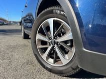 Used 2019 Kia Sorento EX w/ EX Touring Package image 10