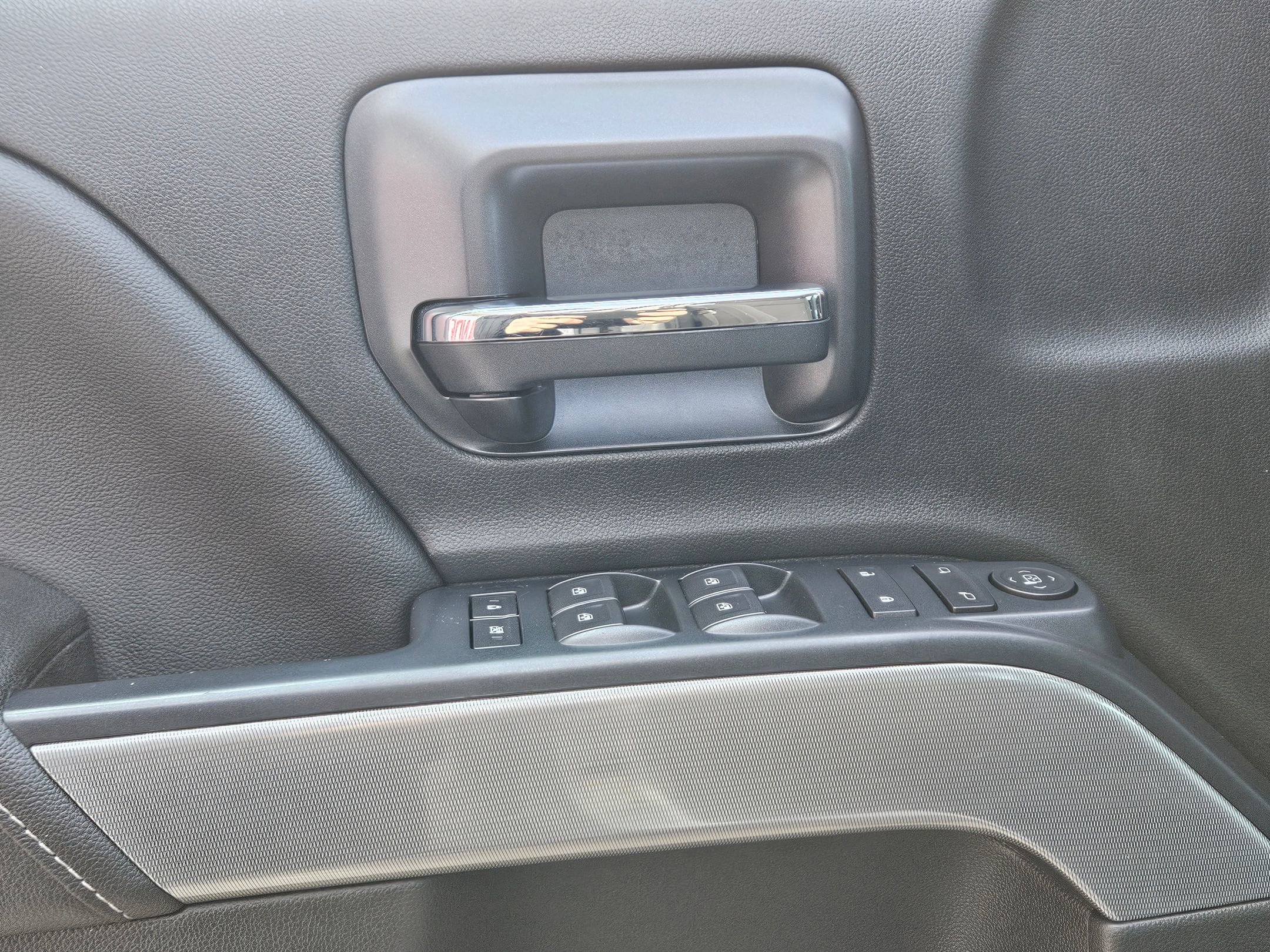 Used 2018 Chevrolet Silverado 1500 LT w/ All Star Edition image 17