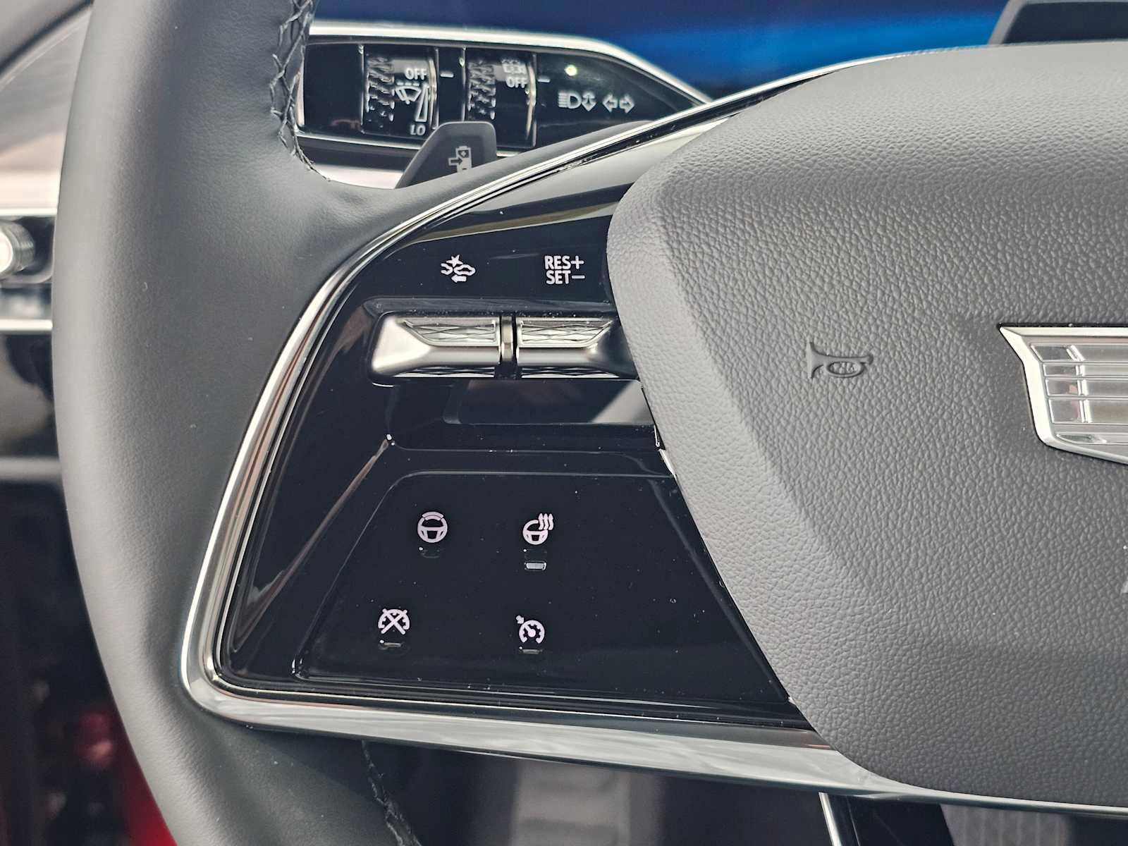 Used 2025 Cadillac Lyriq Luxury w/ LPO, Red Accent Package image 27