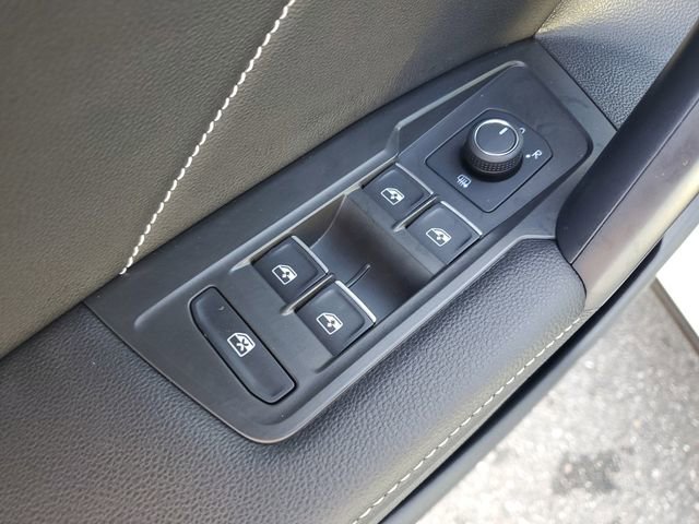 Certified 2024 Volkswagen Tiguan SE w/ Panoramic Sunroof Package image 15