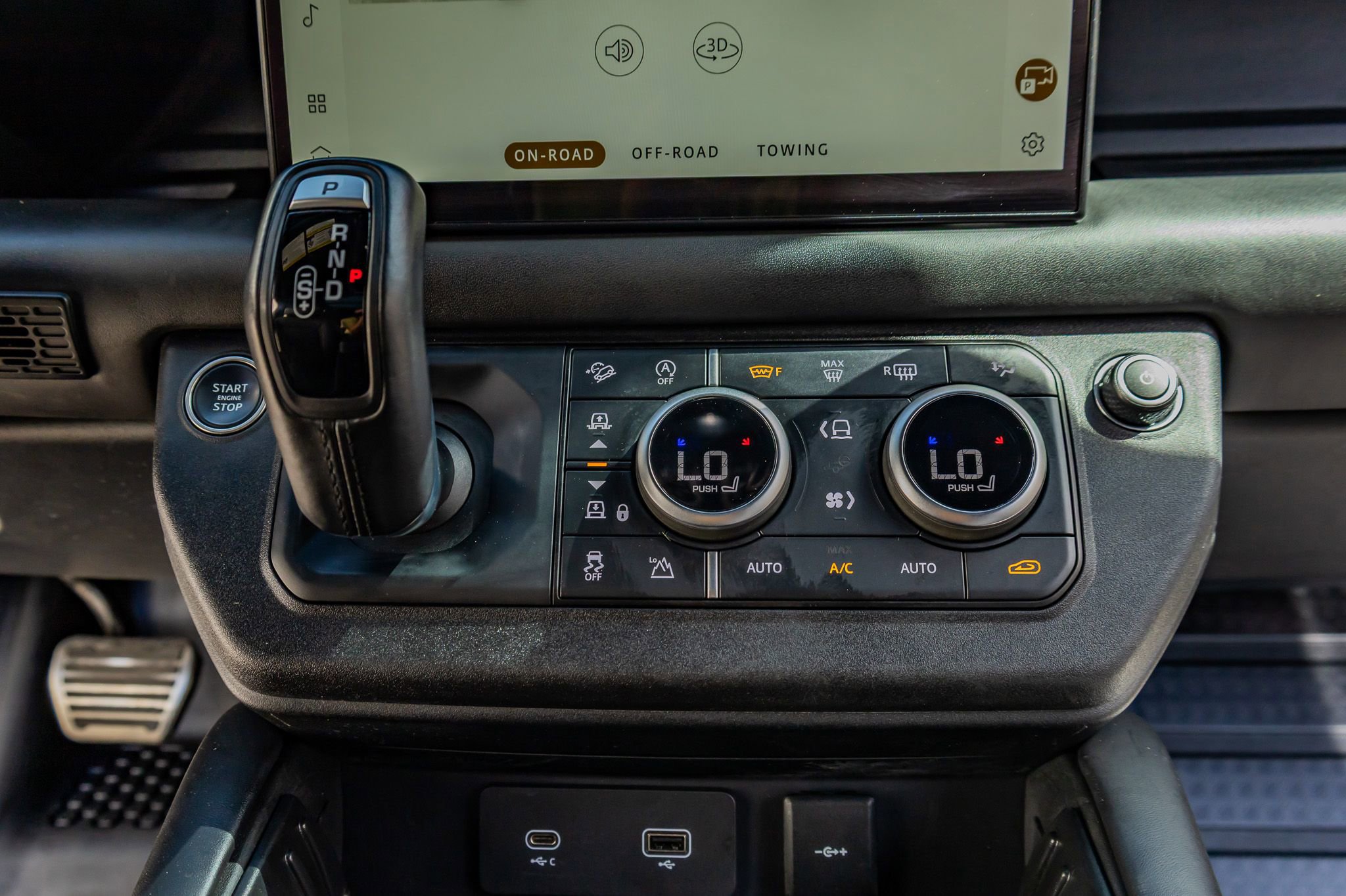 Used 2023 Land Rover Defender 110 V8 image 25