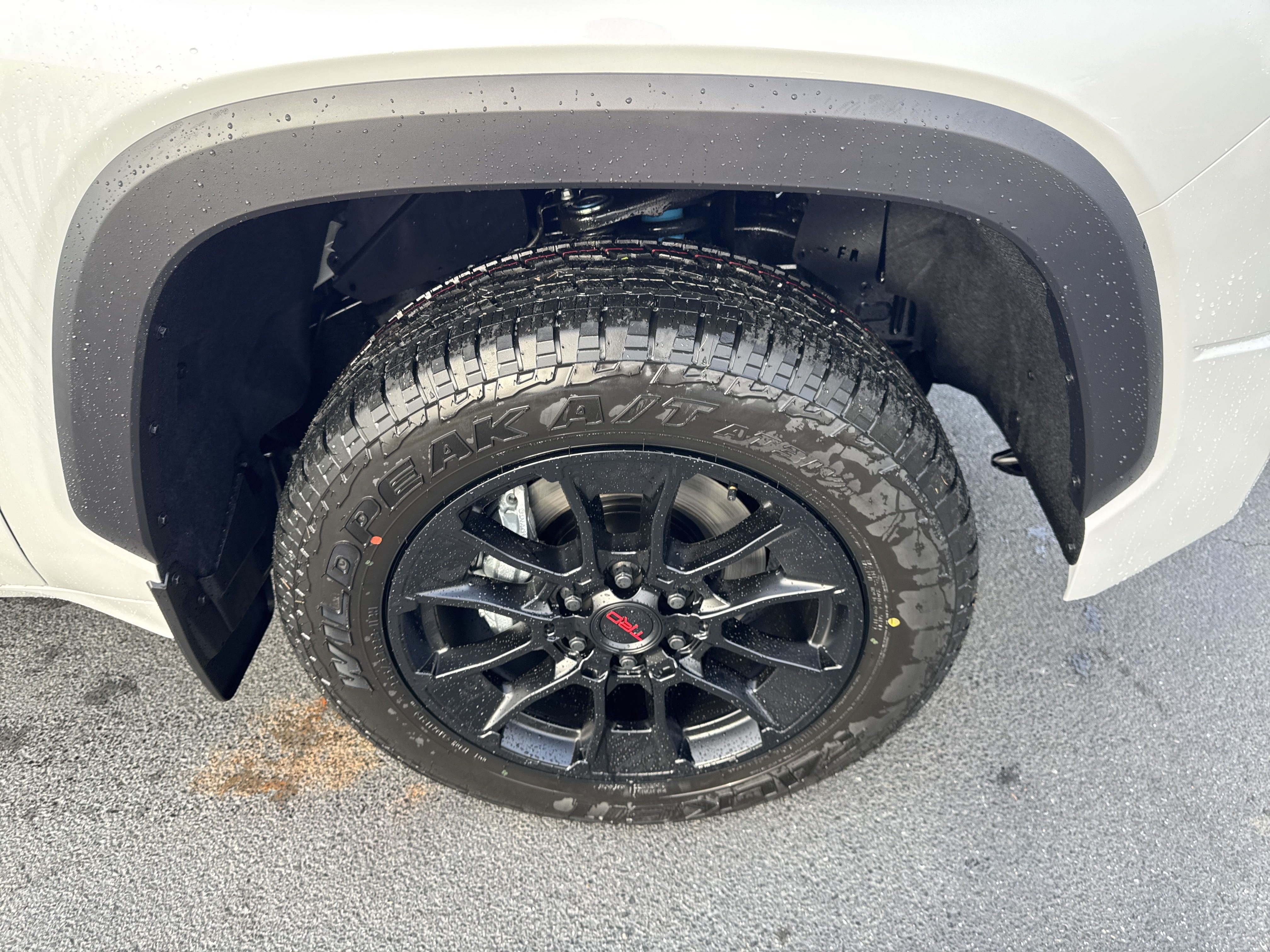New 2025 Toyota Tundra Limited w/ TRD Off-Road Package AWD/4WD image 10