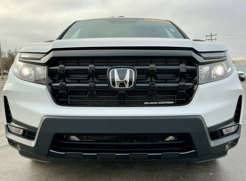 Used 2025 Honda Ridgeline Black Edition image 9